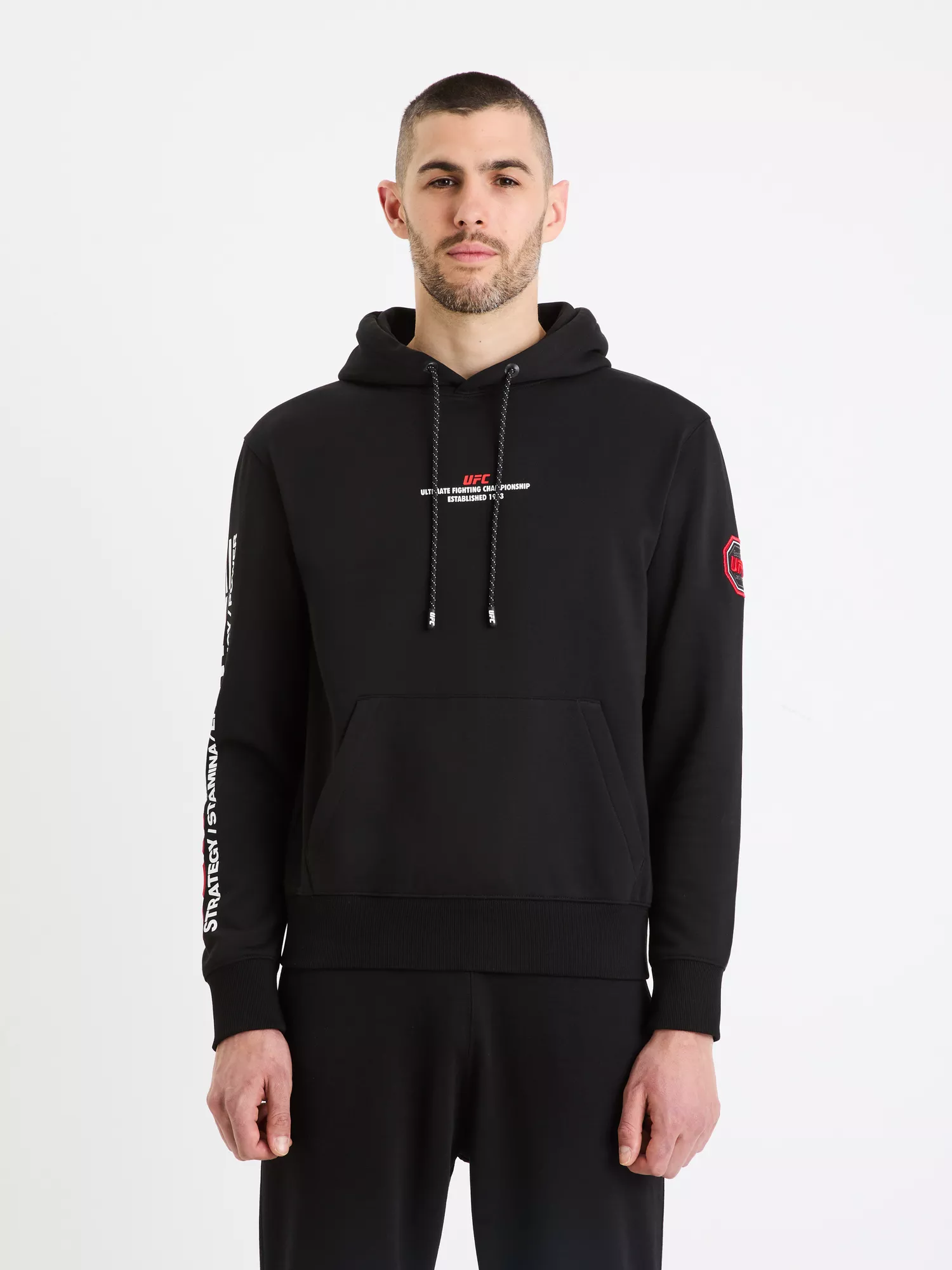 Mikina s kapucňou UFC (1) Mikina s kapucňou UFC (1)