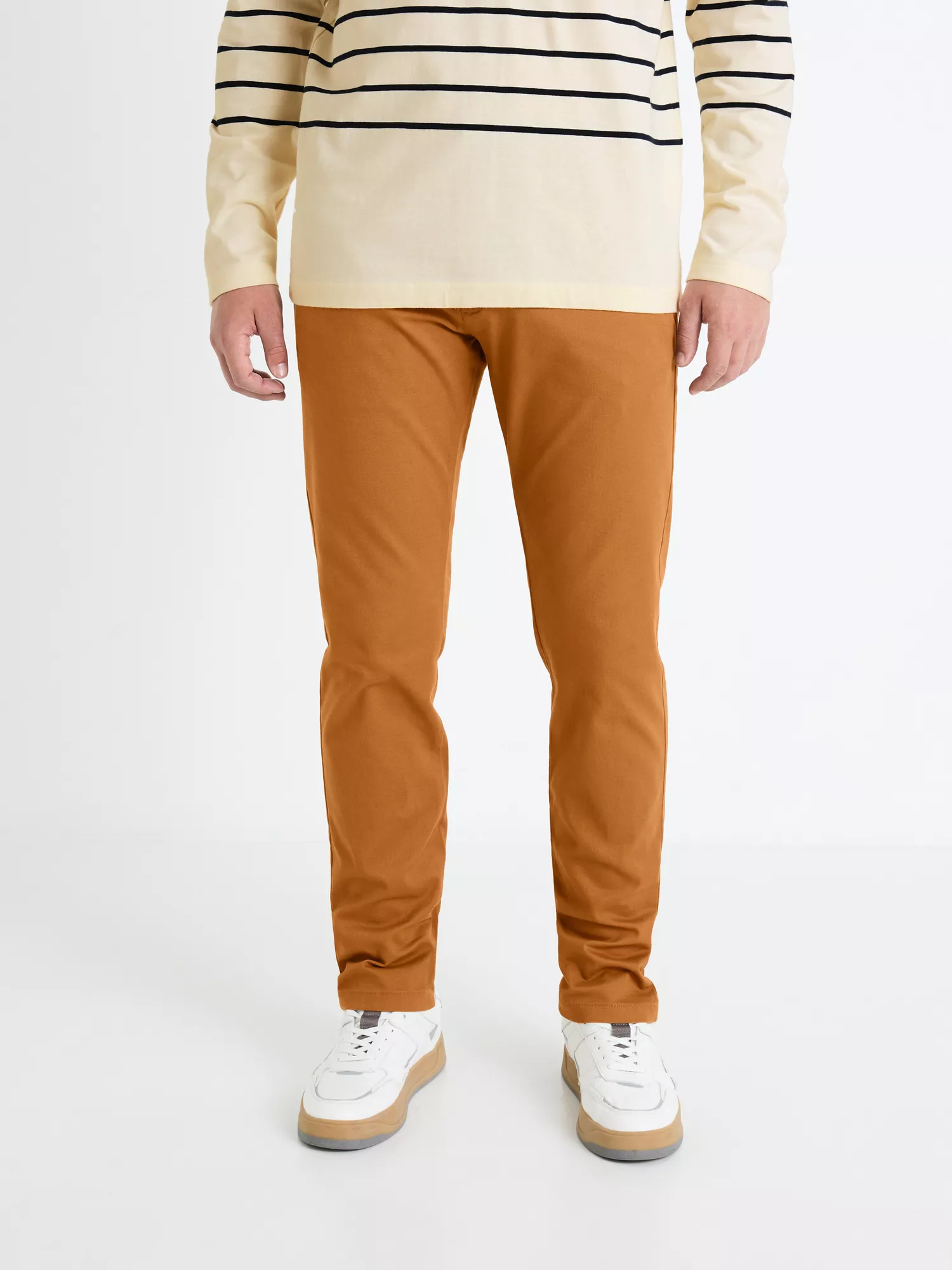 Nohavice chino slim Tocharles (3) Nohavice chino slim Tocharles (3)