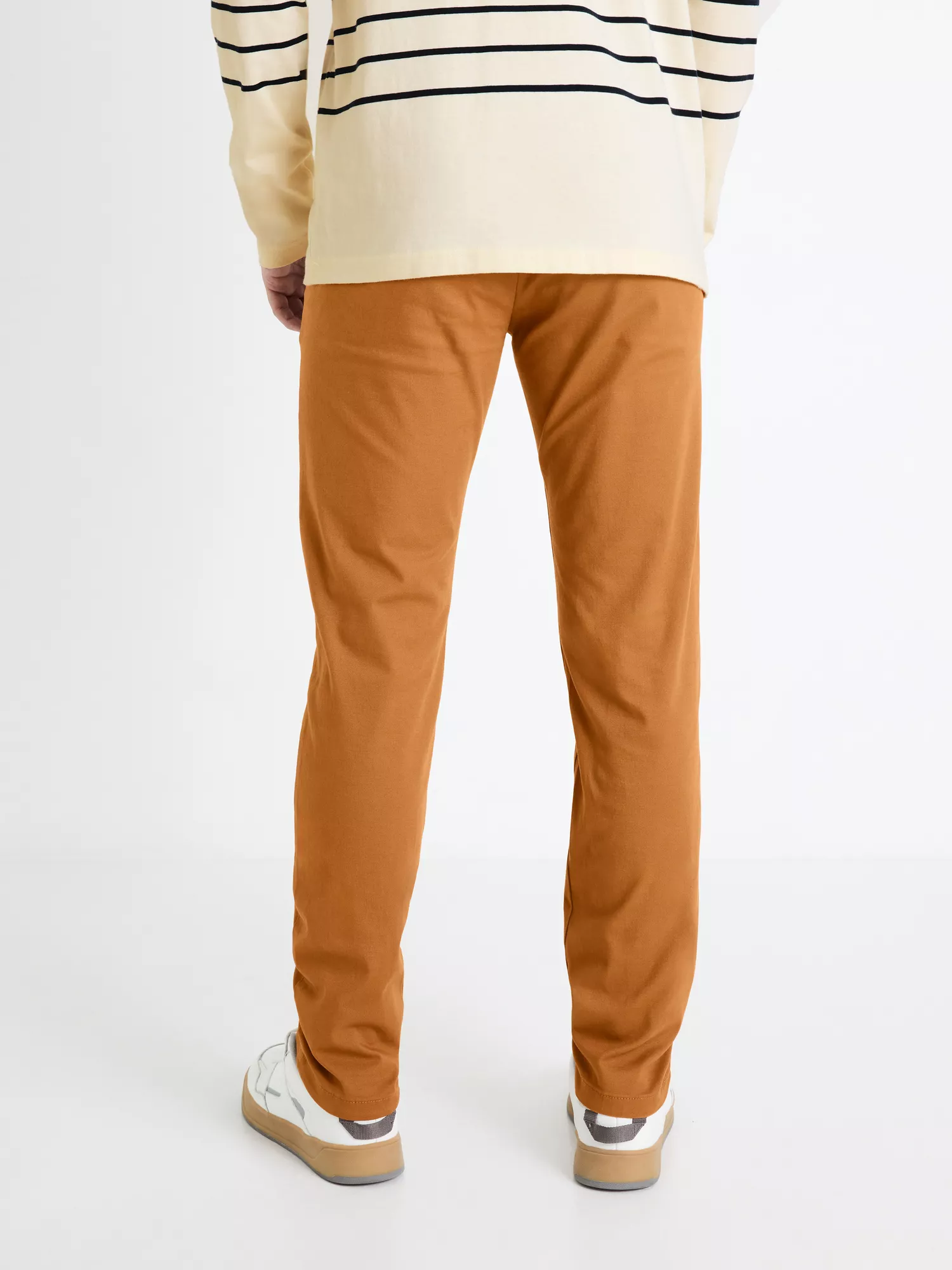Nohavice chino slim Tocharles (4) Nohavice chino slim Tocharles (4)