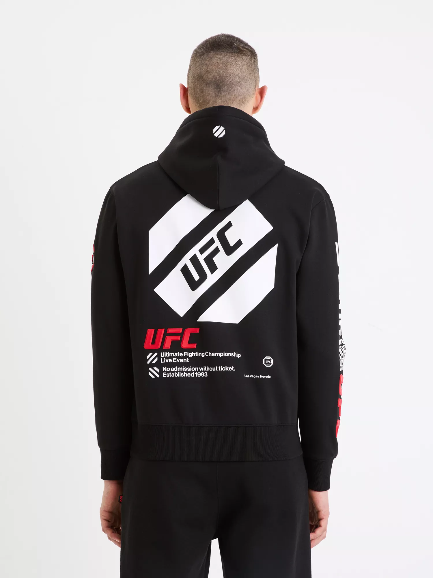 Mikina s kapucňou UFC (2) Mikina s kapucňou UFC (2)