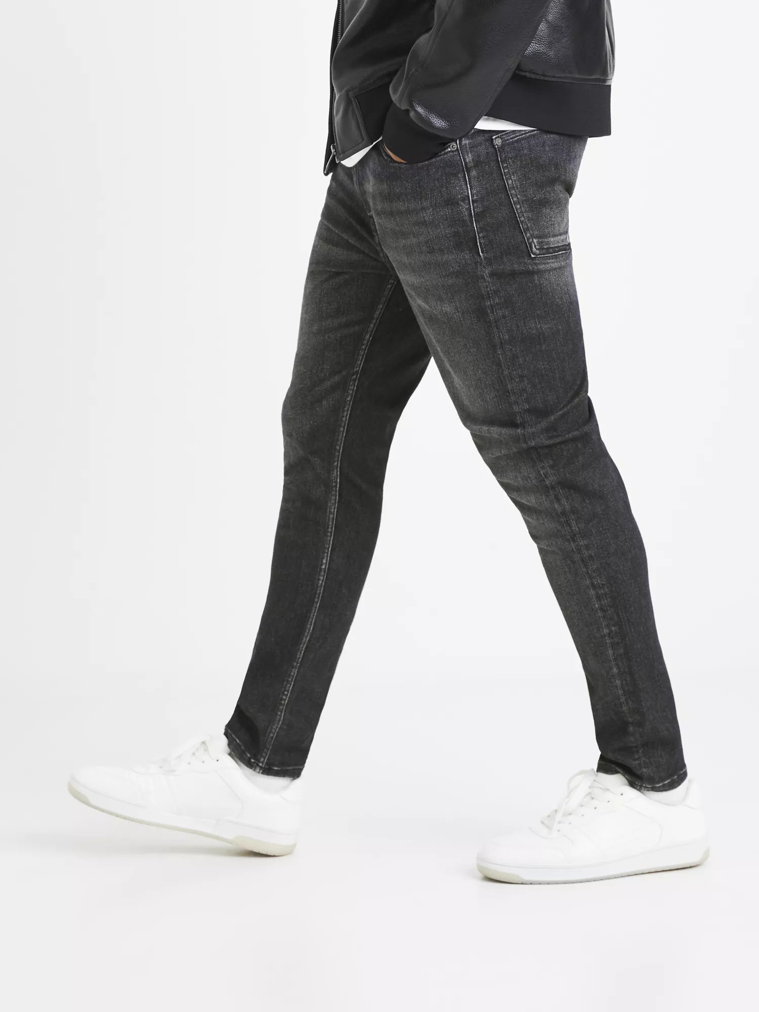 Džínsy C25 Voflexo slim powerflex (3) Džínsy C25 Voflexo slim powerflex (3)