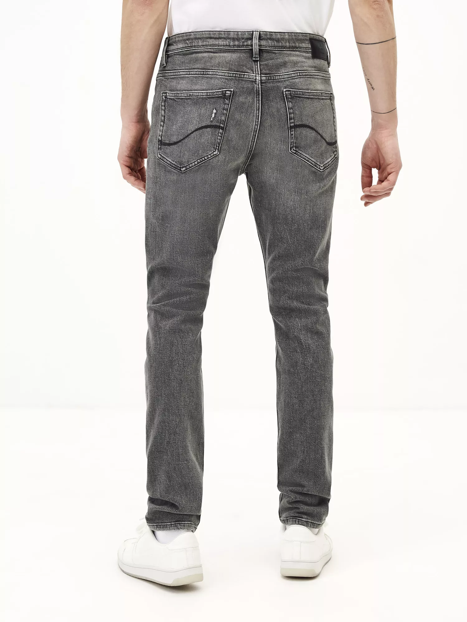 Džínsy C25 Tosley slim (4) Džínsy C25 Tosley slim (4)