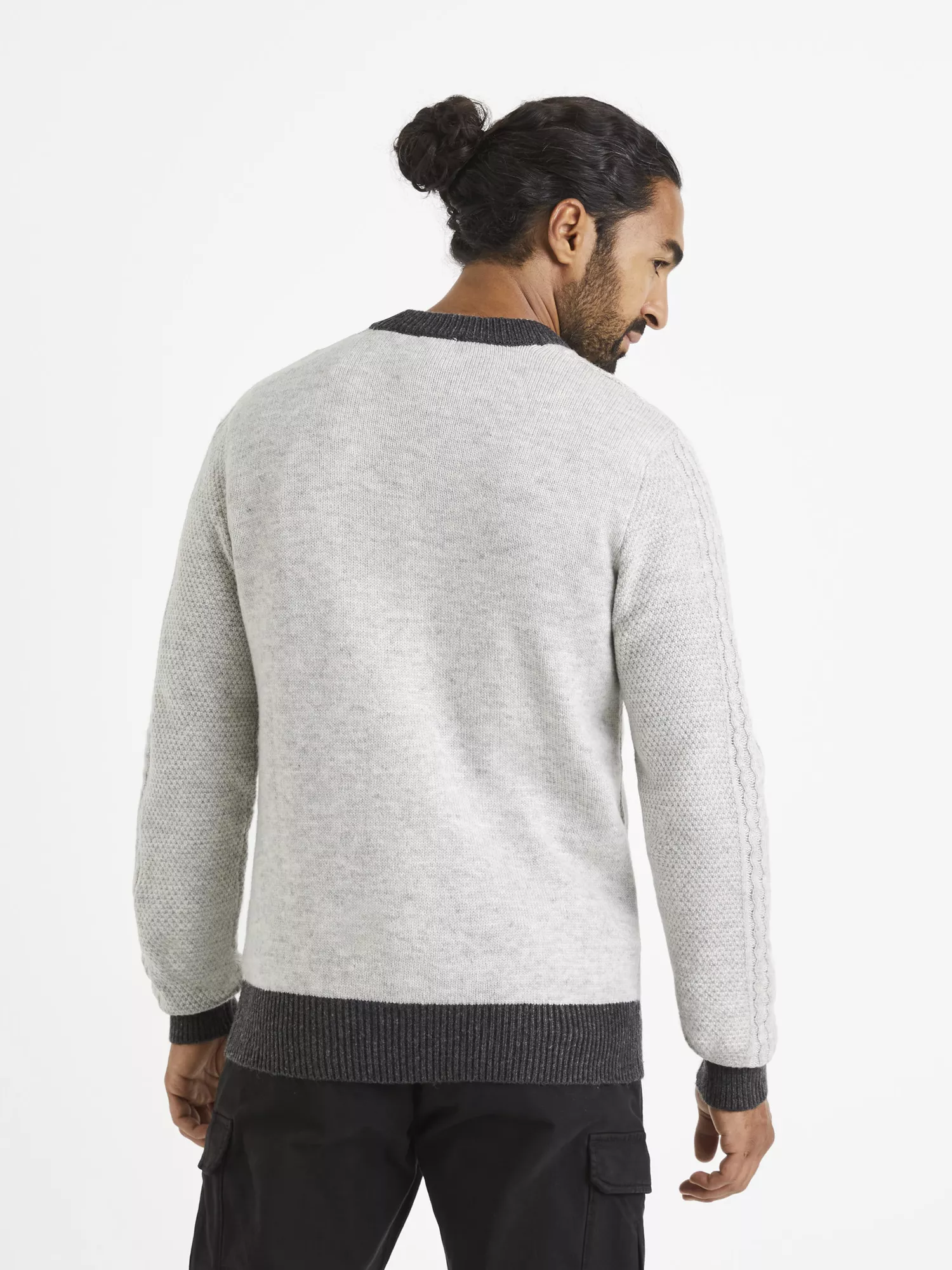 Pletený sveter Verybest so vzorom (2)
