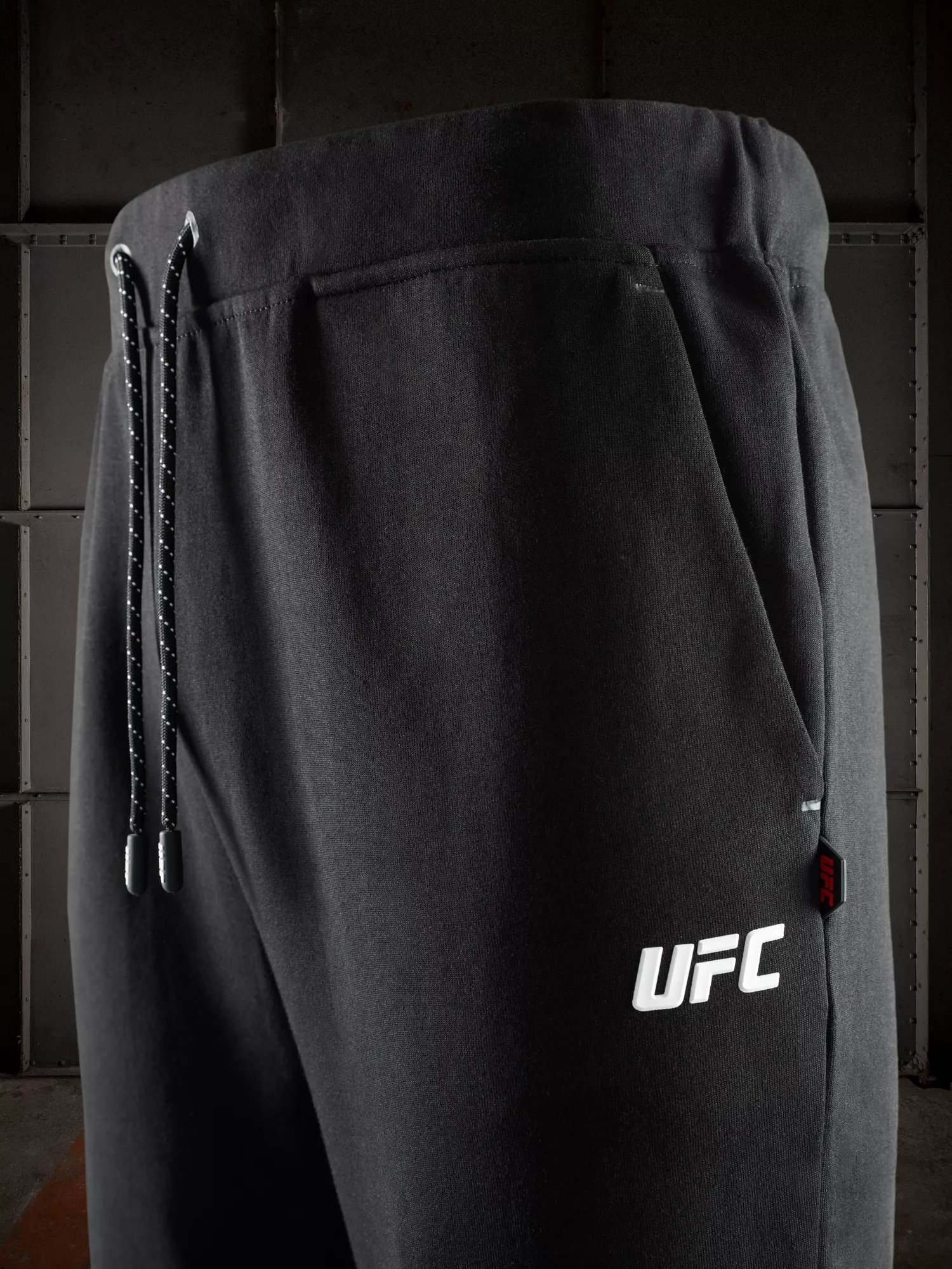 Tepláky UFC (6) Tepláky UFC (6)