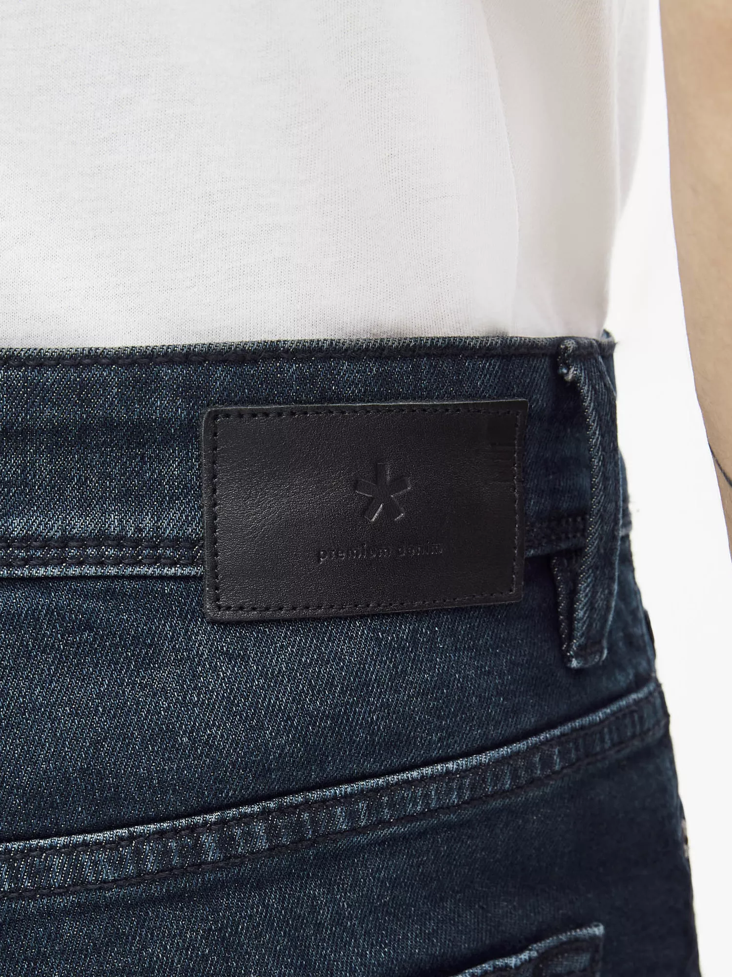 Džínsy C25 Poslover slim (5) Džínsy C25 Poslover slim (5)