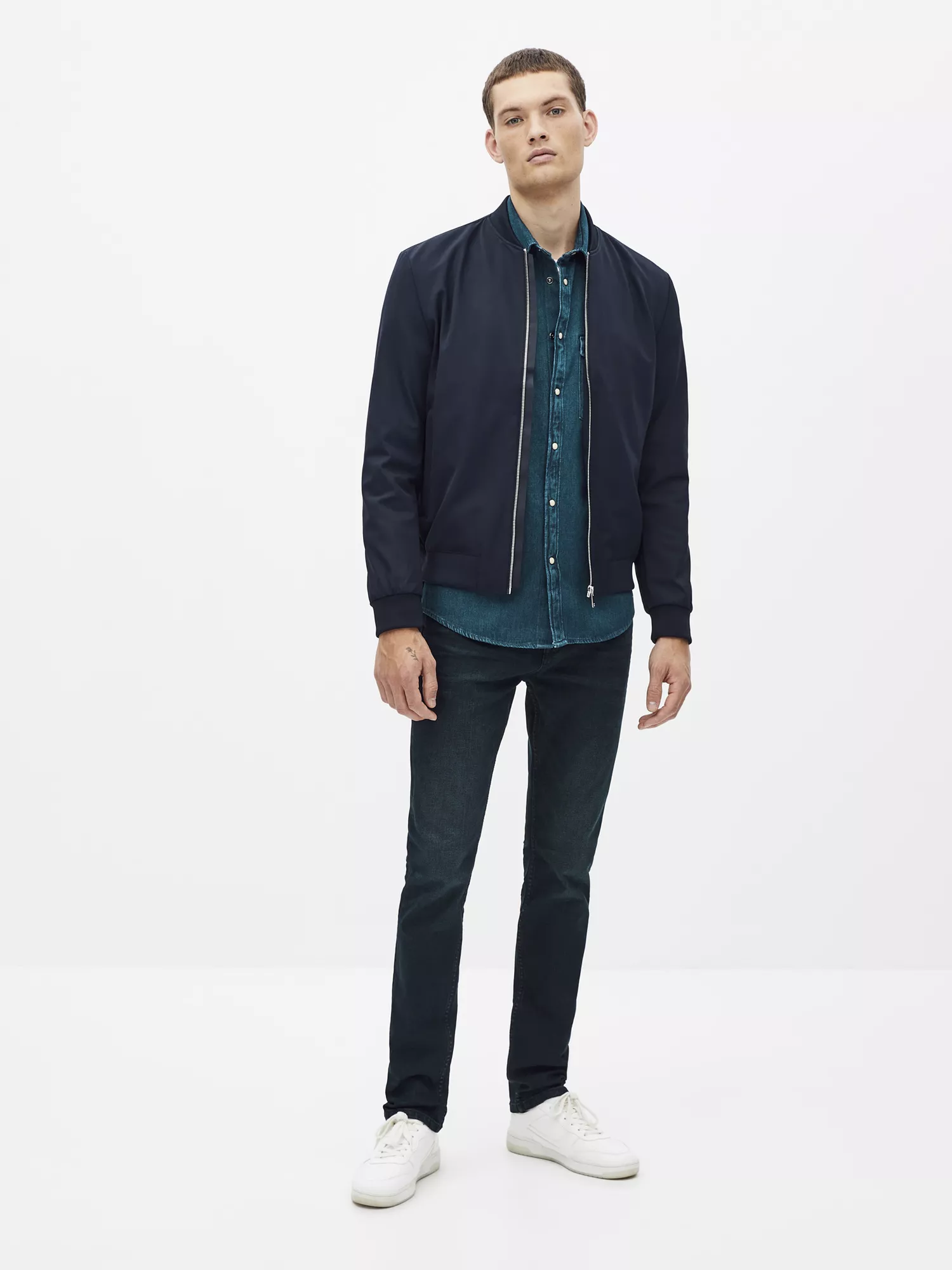 Džínsy C25 Poslover slim (4) Džínsy C25 Poslover slim (4)
